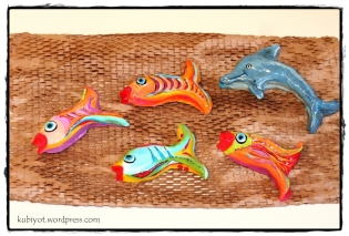 להקת דגים מעיסת נייר